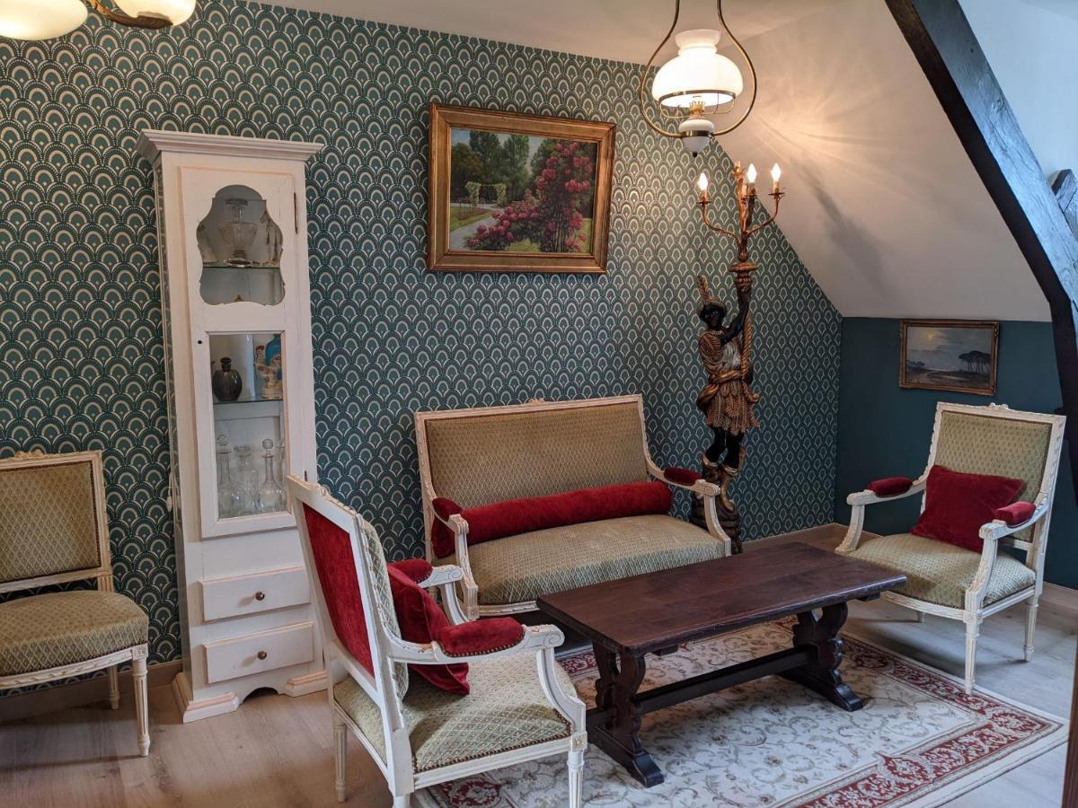 Suite Orient Express Dans L'Auberge Des Trains Mythiques Laniscat Exterior photo